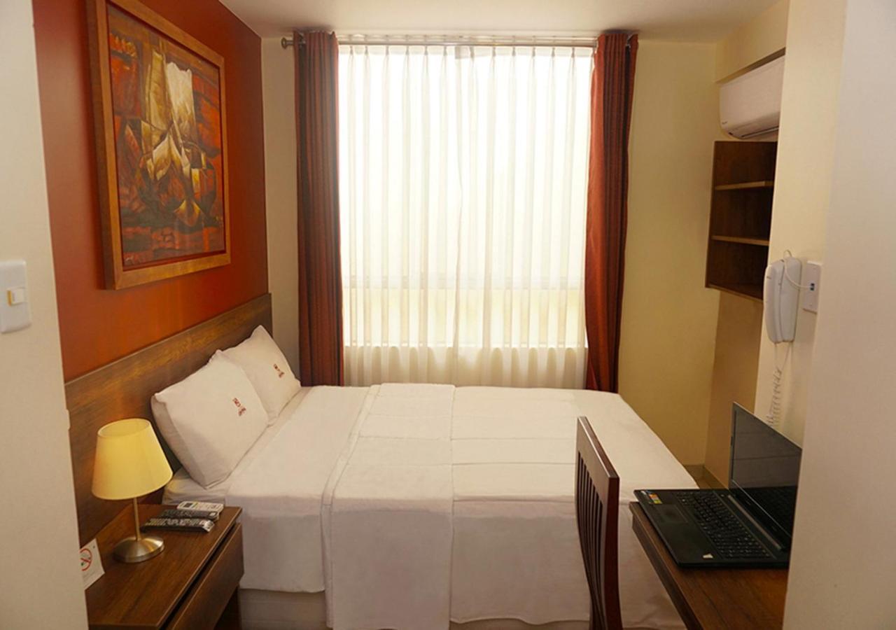 Hotel Central Trujillo Exterior photo